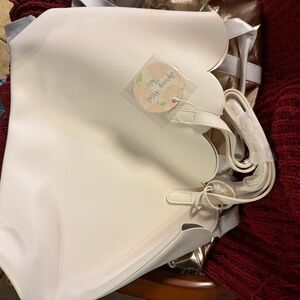 Elegant Cream Scalloped Women's Bag